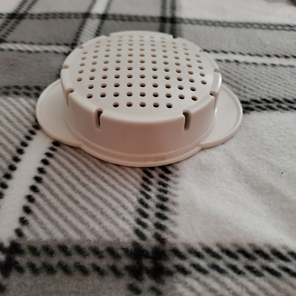 Pampered Chef can strainer